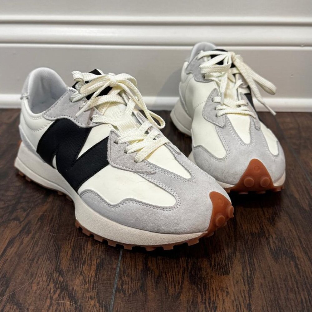 New Balance 327 Womens Sneaker Grey White Black Gum